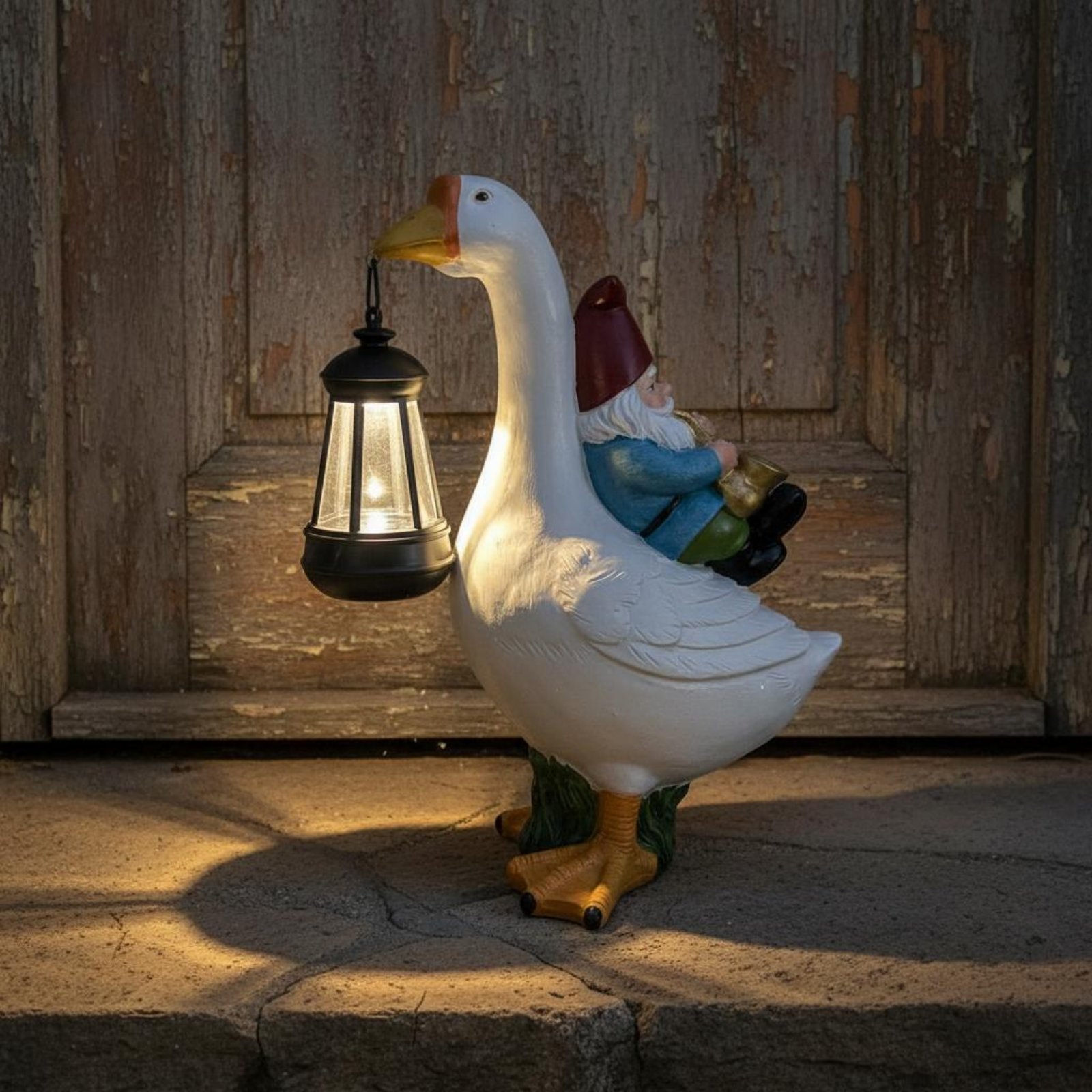 Outdoor Lighting Traditional - Statue de gnome monté sur une